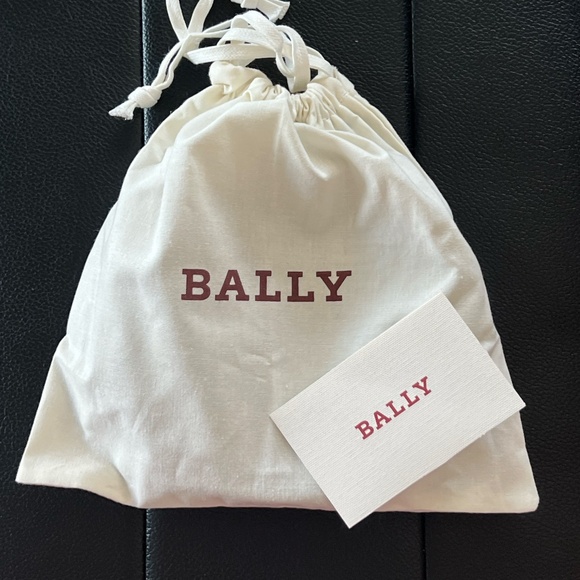 Bally Reversible & Adjustable Leather Belt - Picture 8 of 9